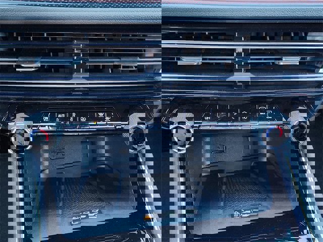 New 2026 Chevrolet Traverse RS image 20