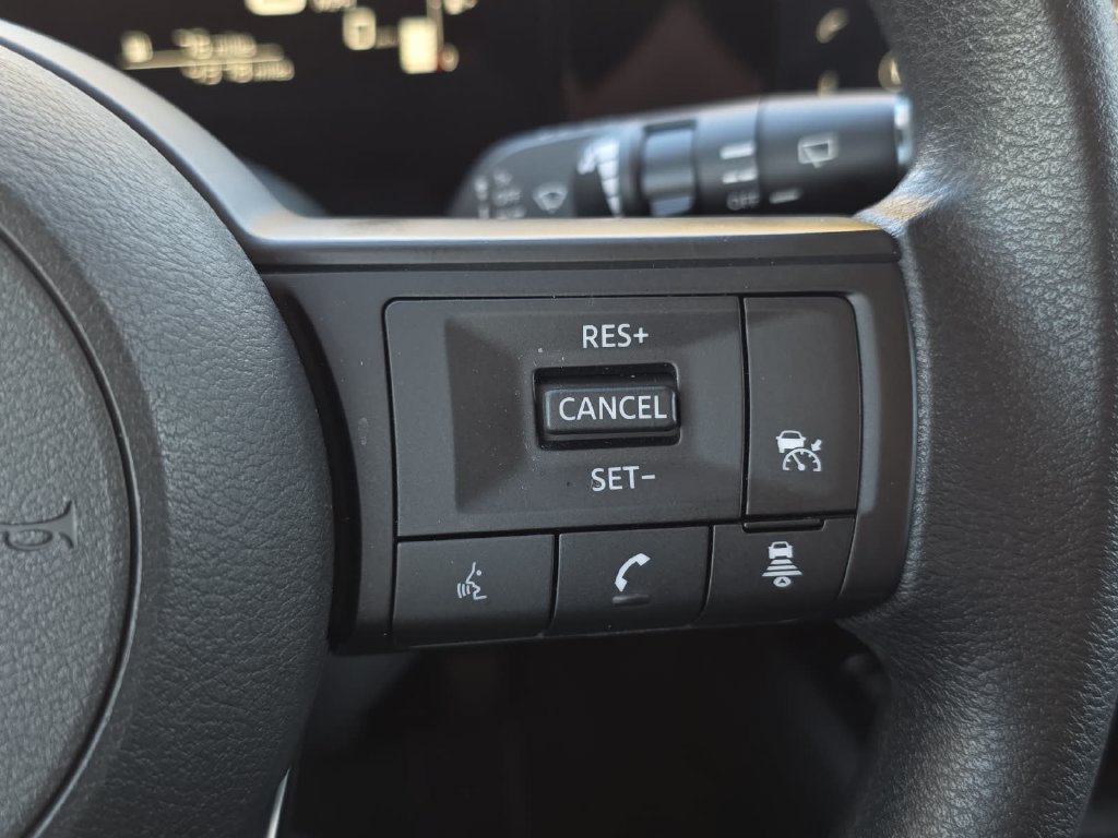 Used 2025 Nissan Kicks SV FWD image 17