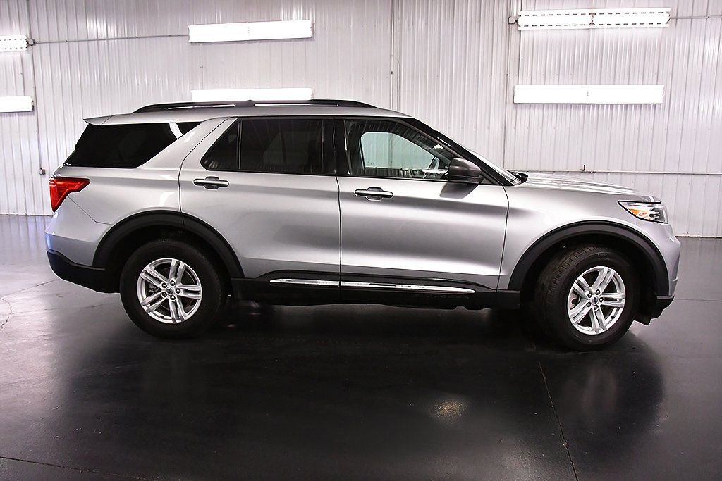 Used 2023 Ford Explorer XLT image 8