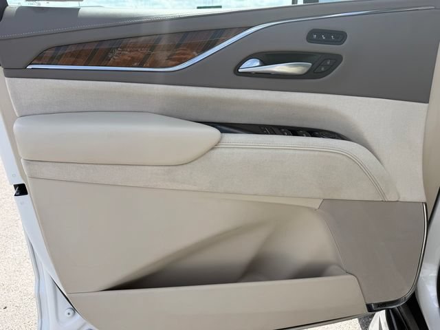 Used 2023 Cadillac Escalade Premium Luxury Platinum AWD/4WD image 12