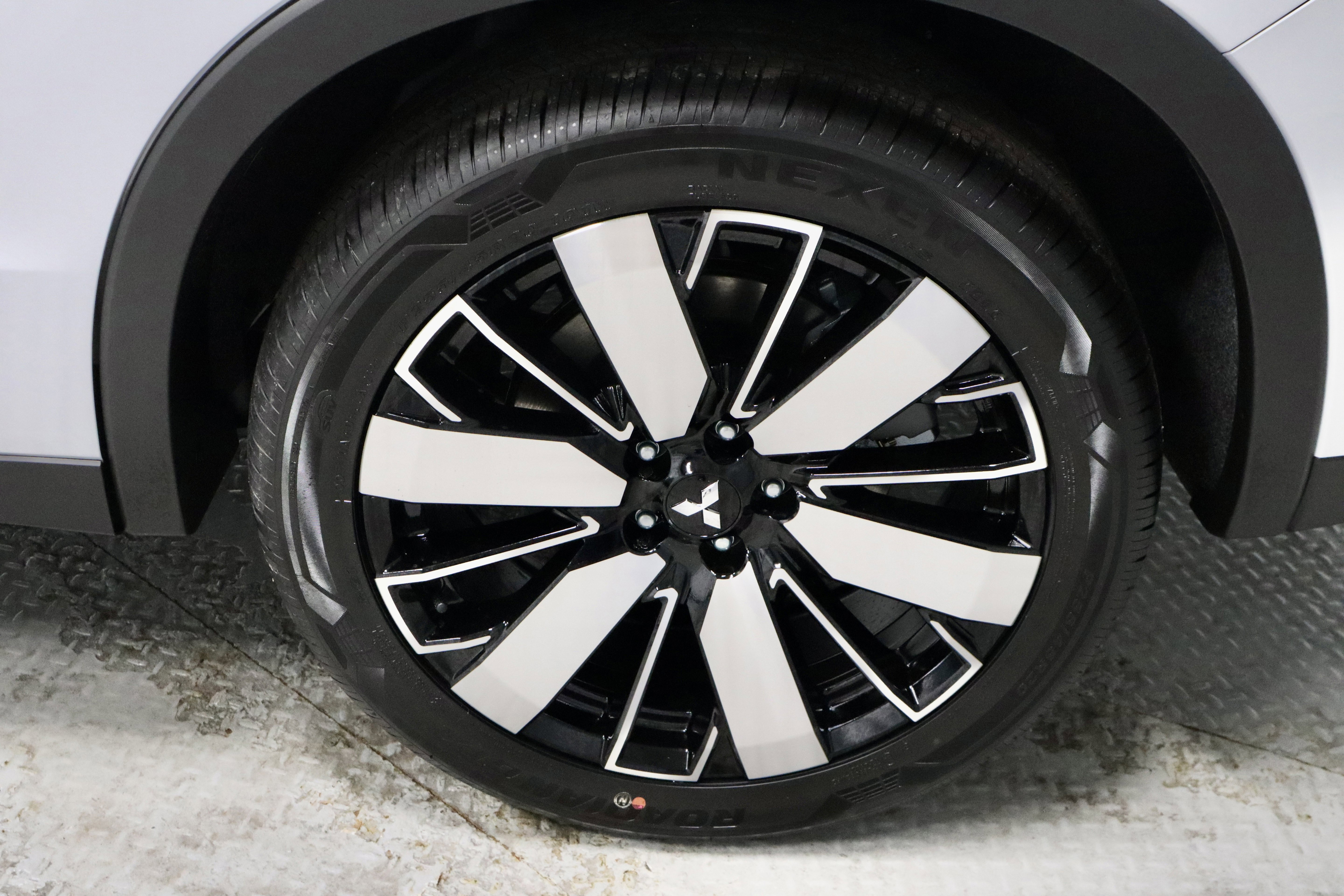 New 2026 Mitsubishi Outlander SE image 37