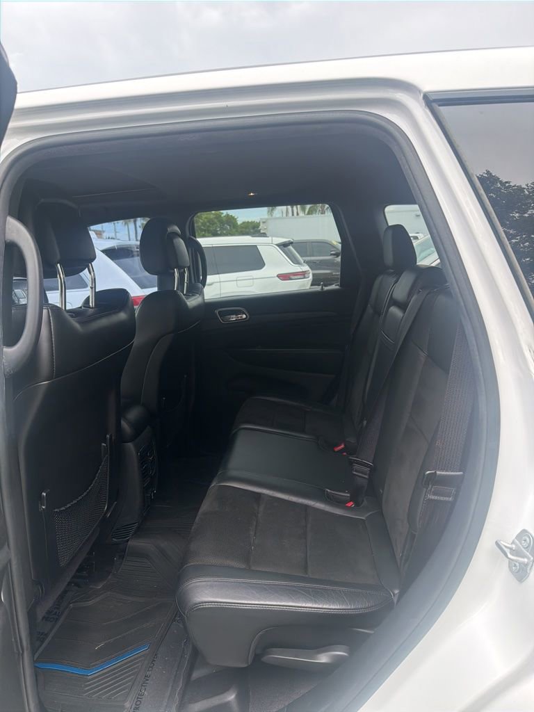 Used 2018 Jeep Grand Cherokee Altitude RWD image 9