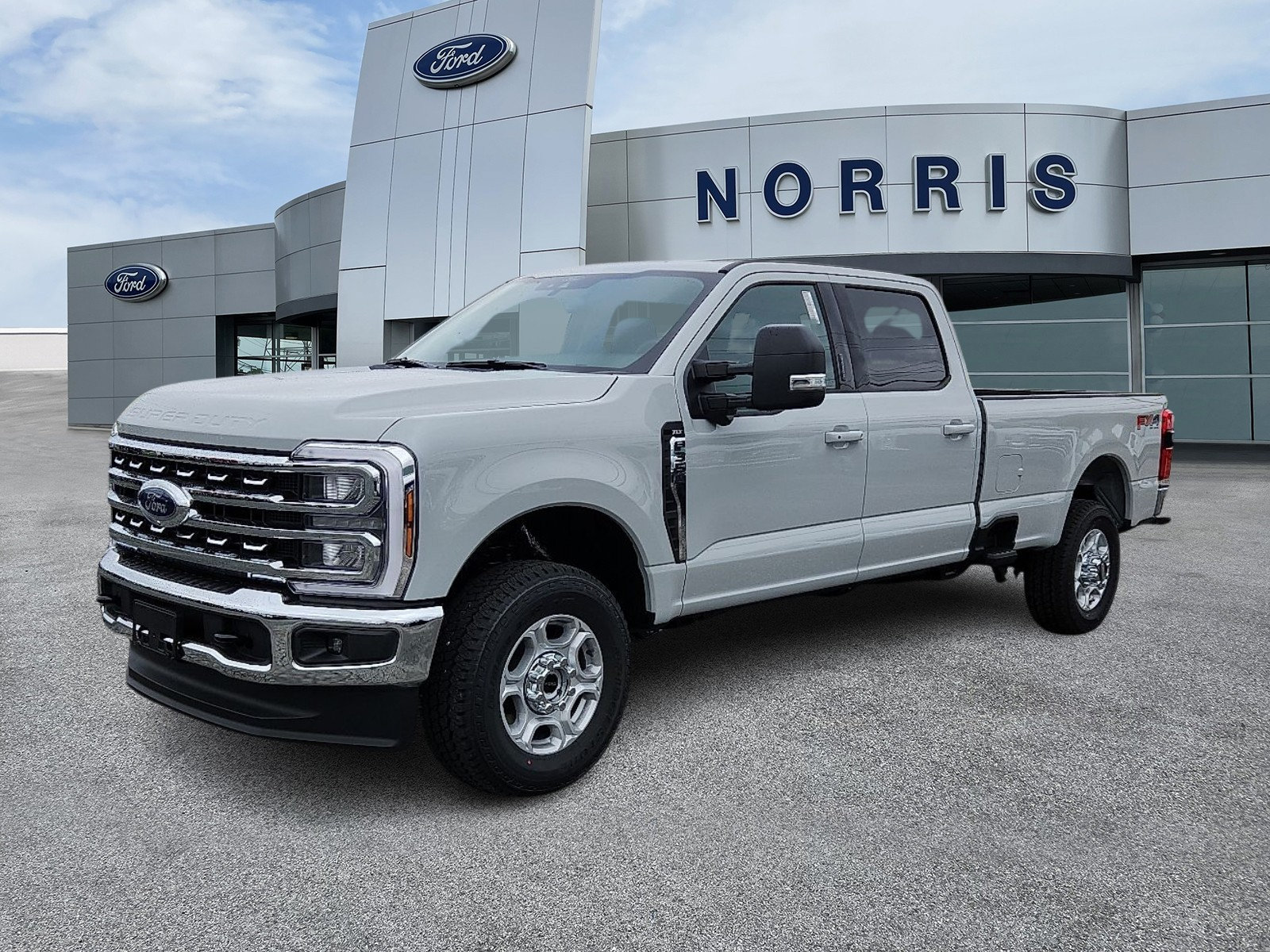 New 2026 Ford F350 XLT w/ XLT Premium Package AWD/4WD image 2