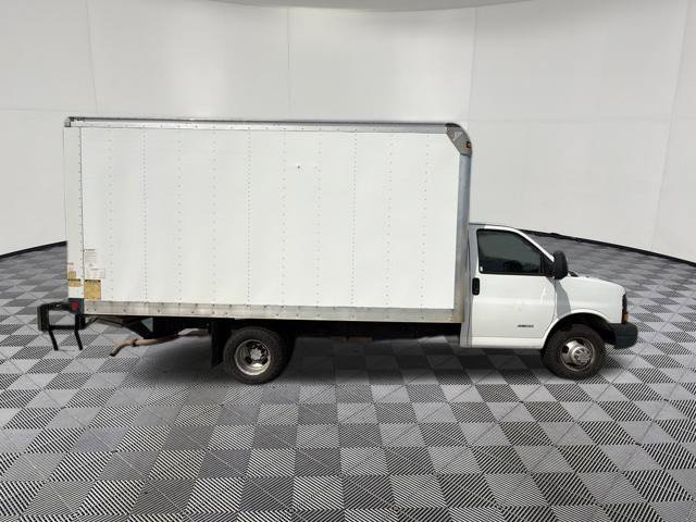 Used 2013 Chevrolet Express 4500 RWD image 5