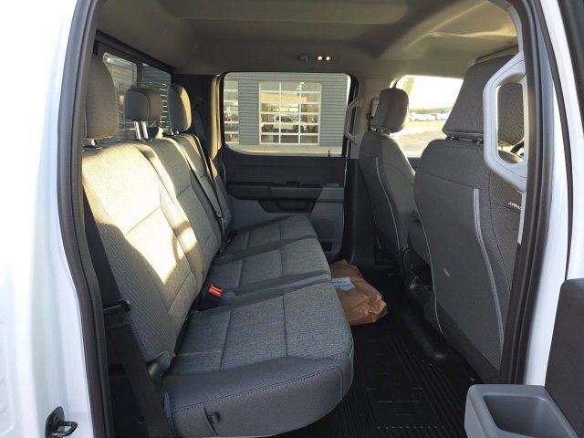 New 2026 Ford F550 4x4 Crew Cab Super Duty image 9