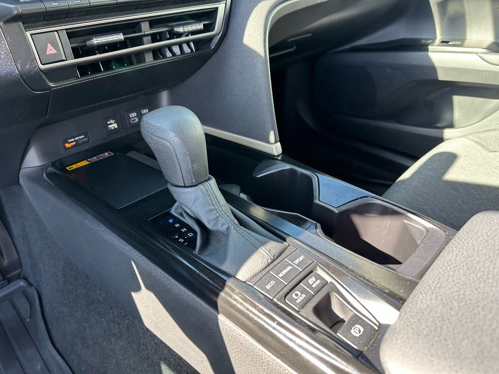 Used 2025 Toyota Camry LE w/ Convenience Package image 15