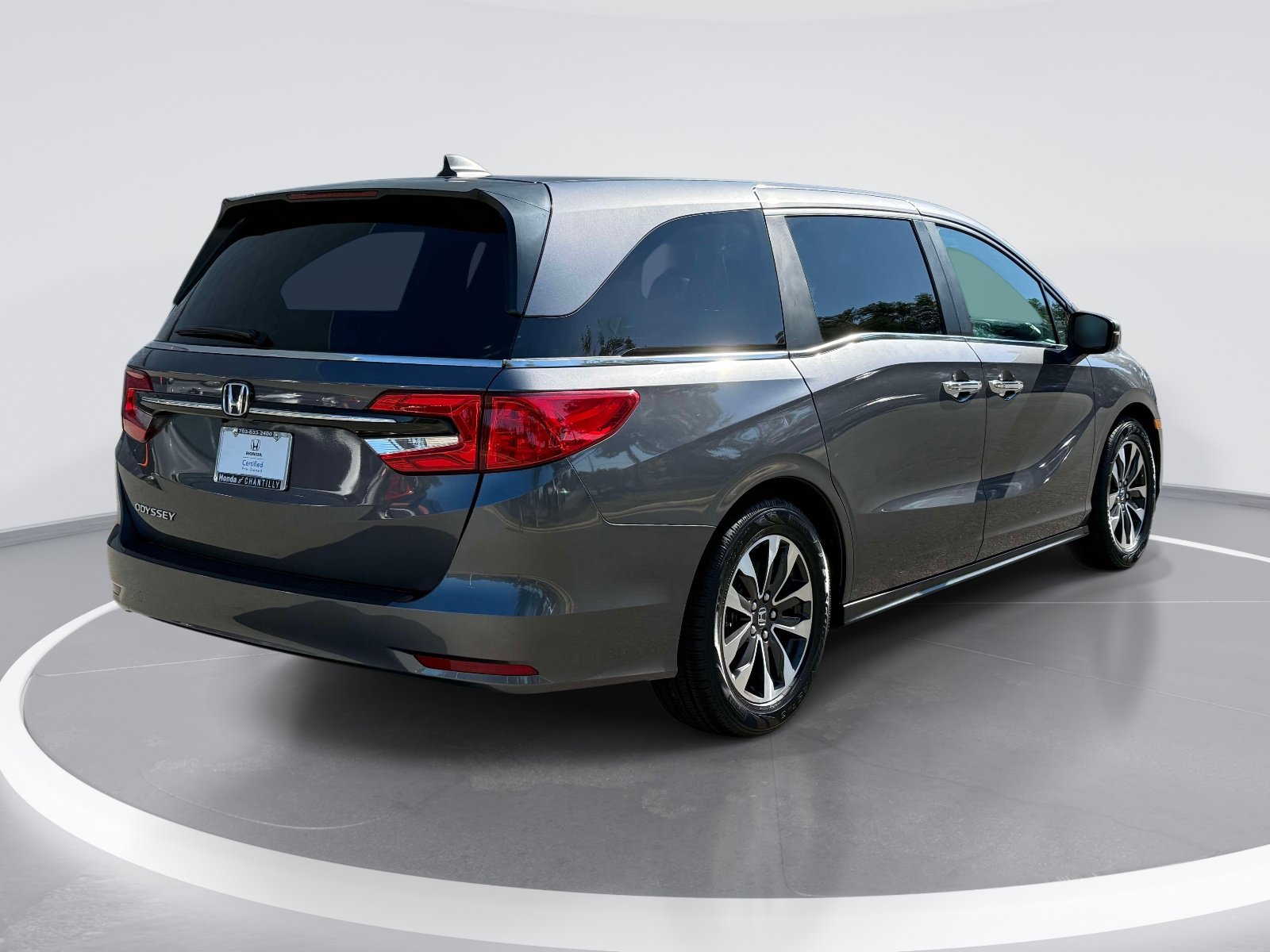 Certified 2024 Honda Odyssey EX-L image 2
