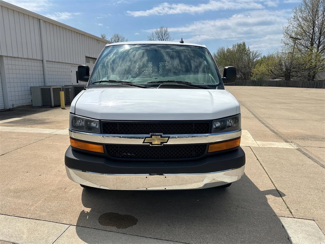 Used 2022 Chevrolet Express 2500 w/ Driver Convenience Package RWD image 21