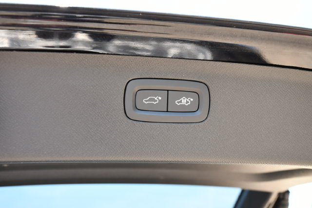 New 2026 Volvo XC90 B6 Plus w/ Protection Package Premier AWD/4WD image 30