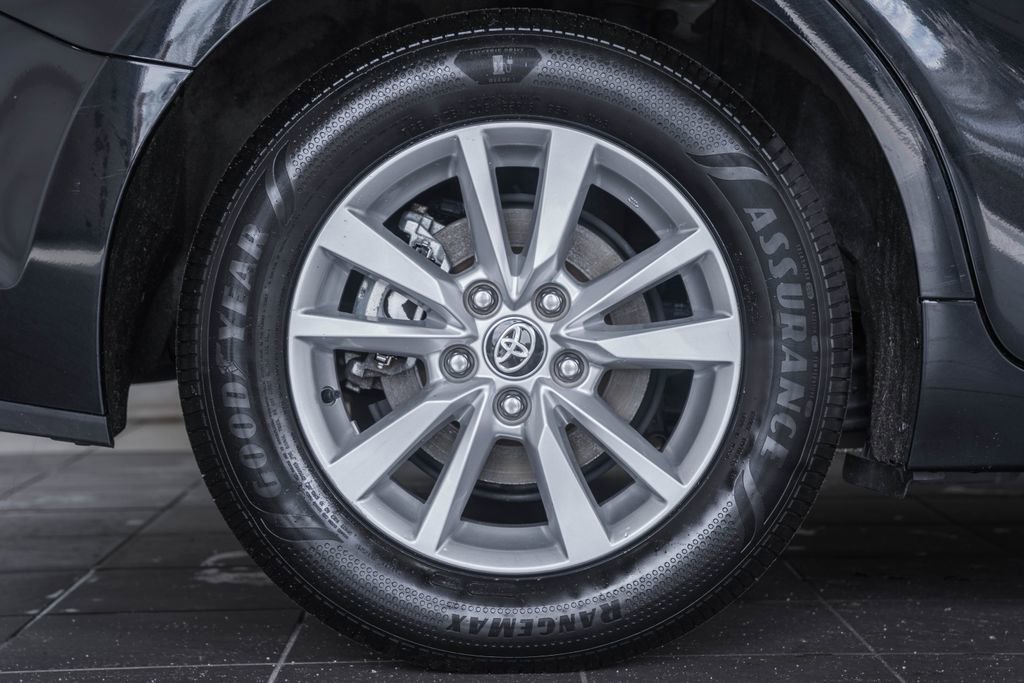 Used 2025 Toyota Camry LE FWD image 15