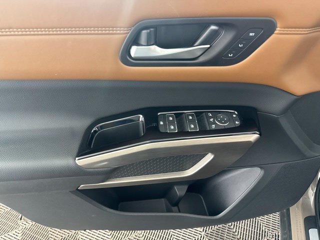 Certified 2025 Nissan Pathfinder Platinum AWD/4WD image 18