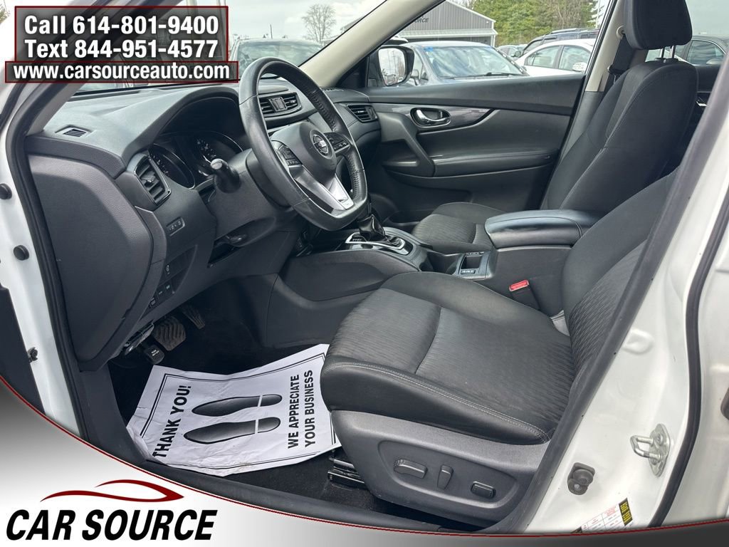 Used 2017 Nissan Rogue SV image 9