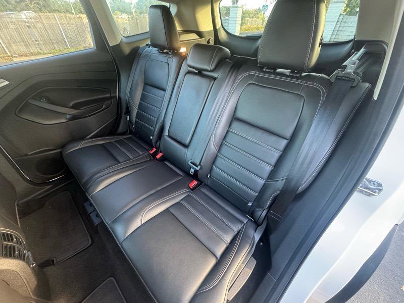 Used 2019 Ford Escape Titanium FWD image 9