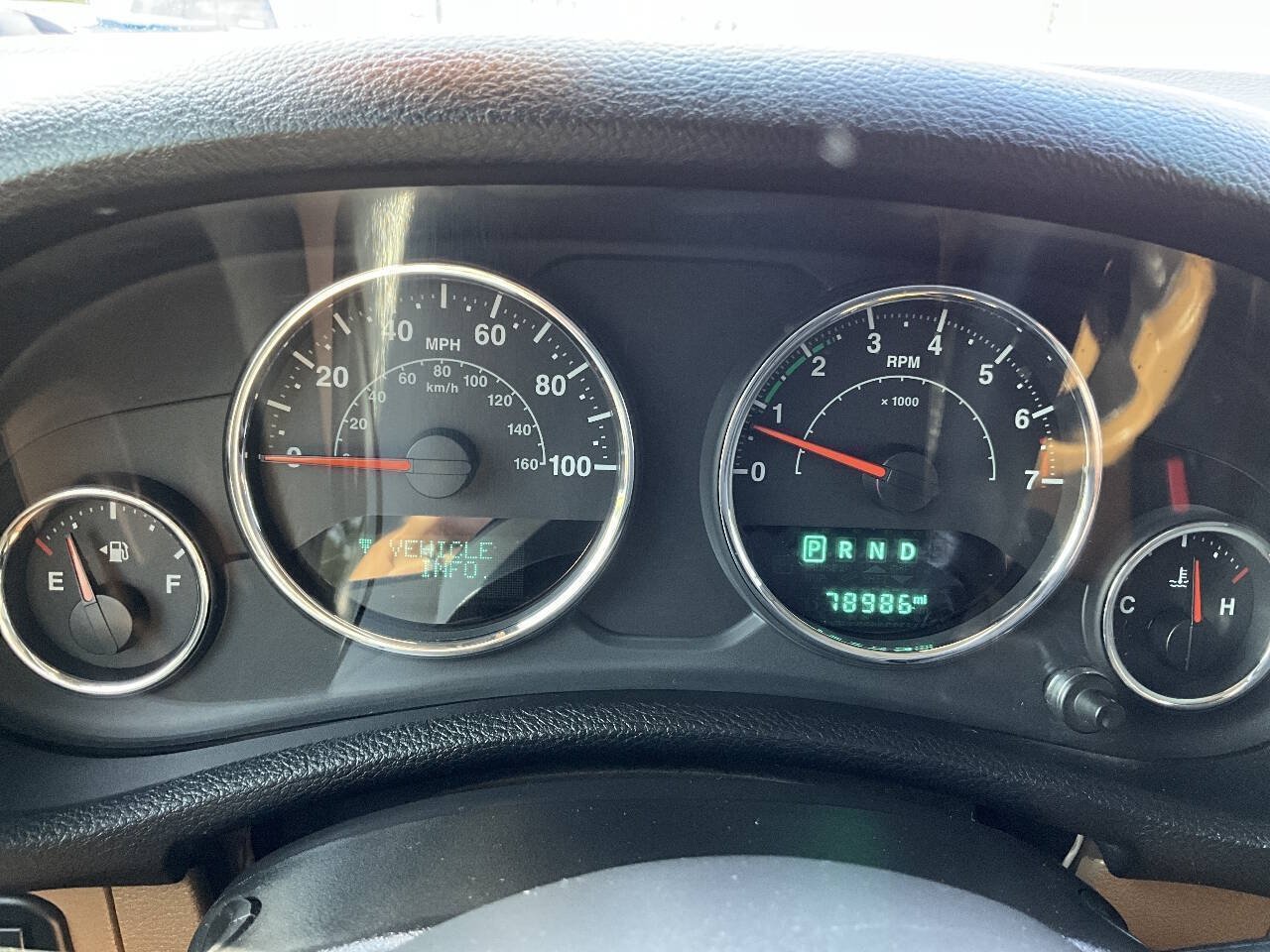Used 2015 Jeep Wrangler Rubicon w/ Power Convenience Group AWD/4WD image 17