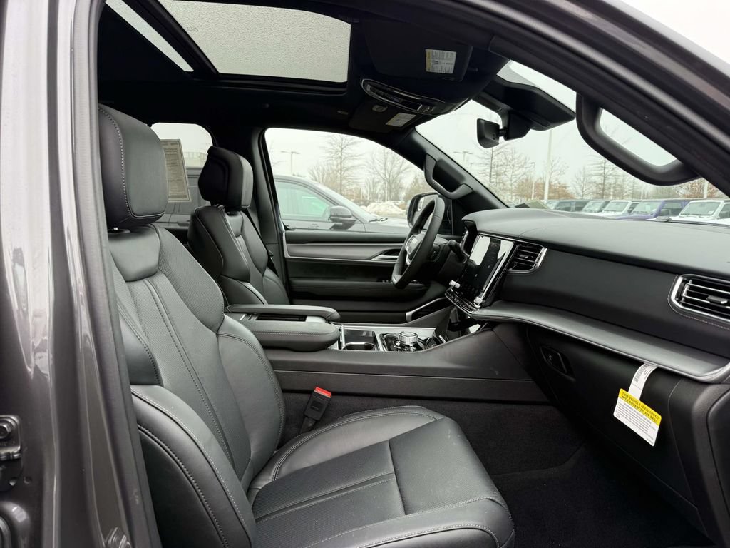New 2026 Jeep Grand Wagoneer Limited AWD/4WD image 15