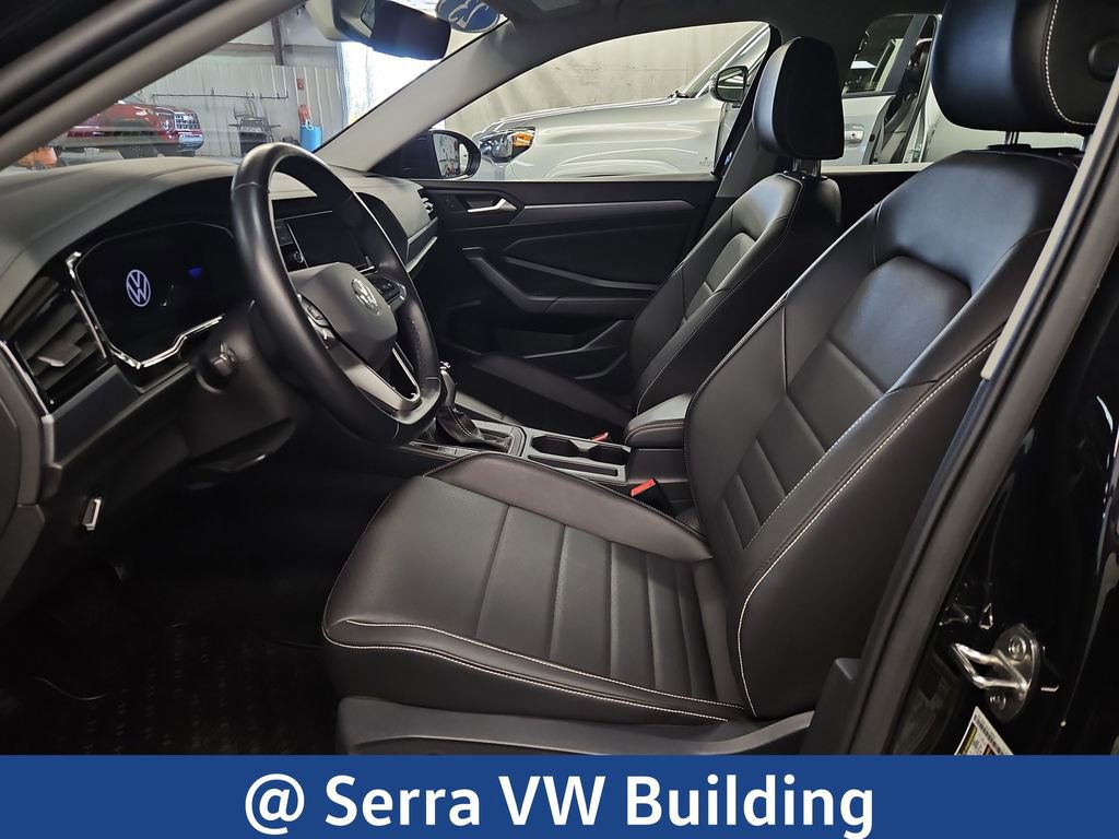 Used 2023 Volkswagen Jetta SE FWD image 15