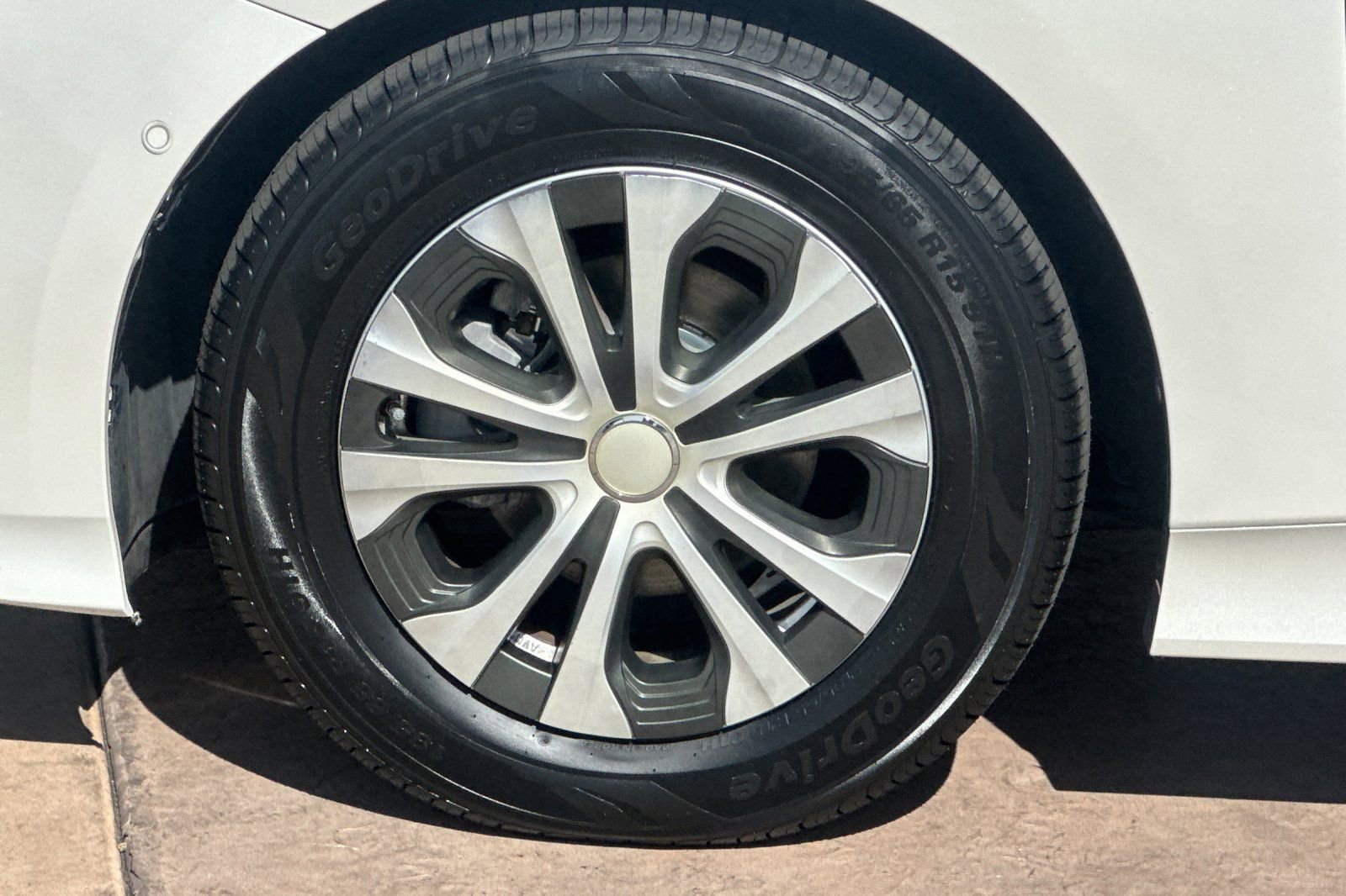 Certified 2020 Toyota Prius LE w/ Carpet Mat Package image 34