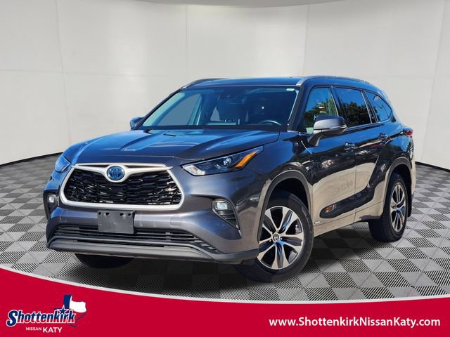 Used 2022 Toyota Highlander XLE