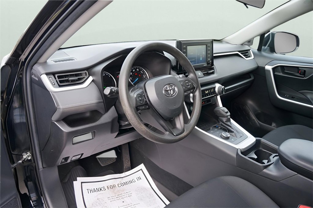 Used 2021 Toyota RAV4 LE image 14