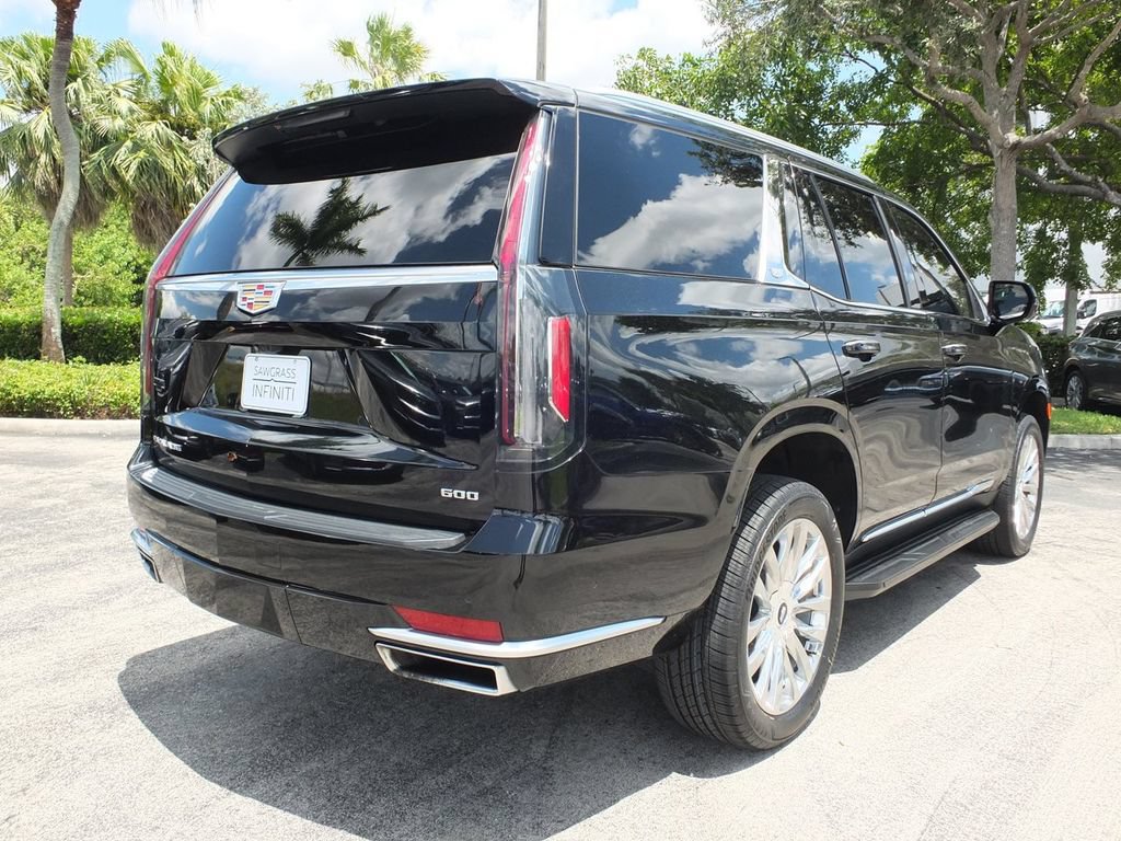 Used 2024 Cadillac Escalade Premium Luxury AWD/4WD image 9