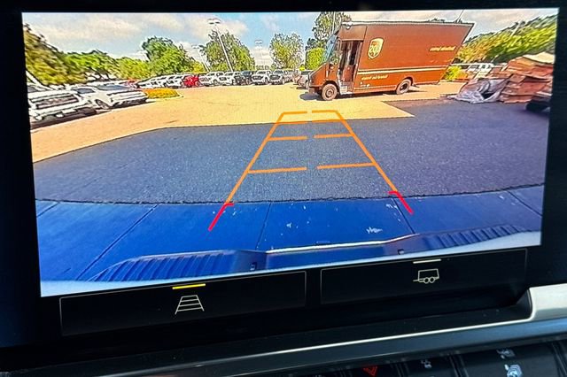 Used 2025 Chevrolet Silverado 2500 LT w/ Convenience Package image 27