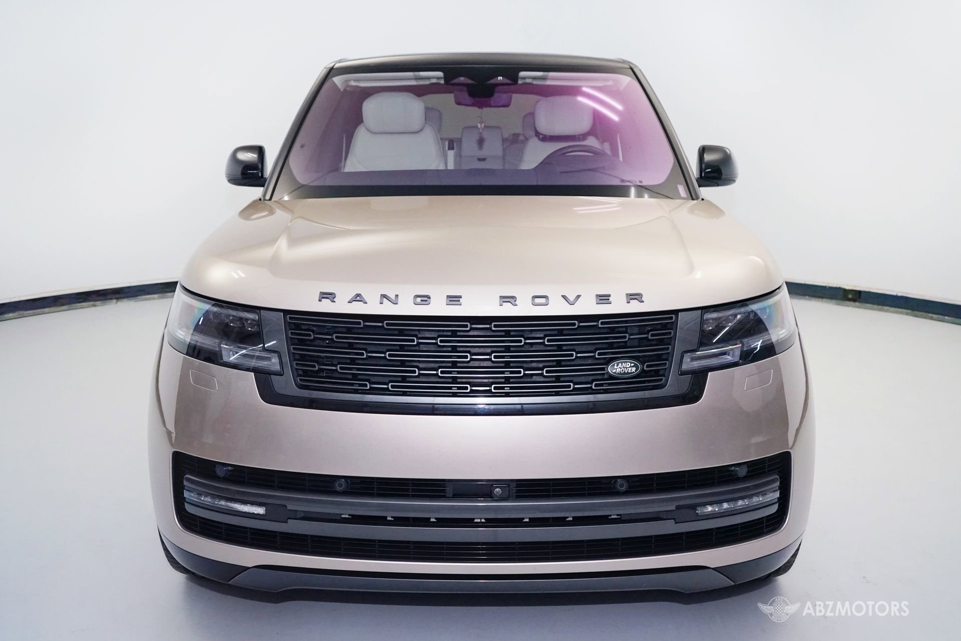 Used 2023 Land Rover Range Rover Autobiography AWD/4WD image 3