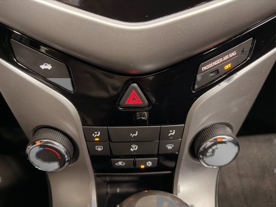 Used 2016 Chevrolet Cruze LT FWD image 13