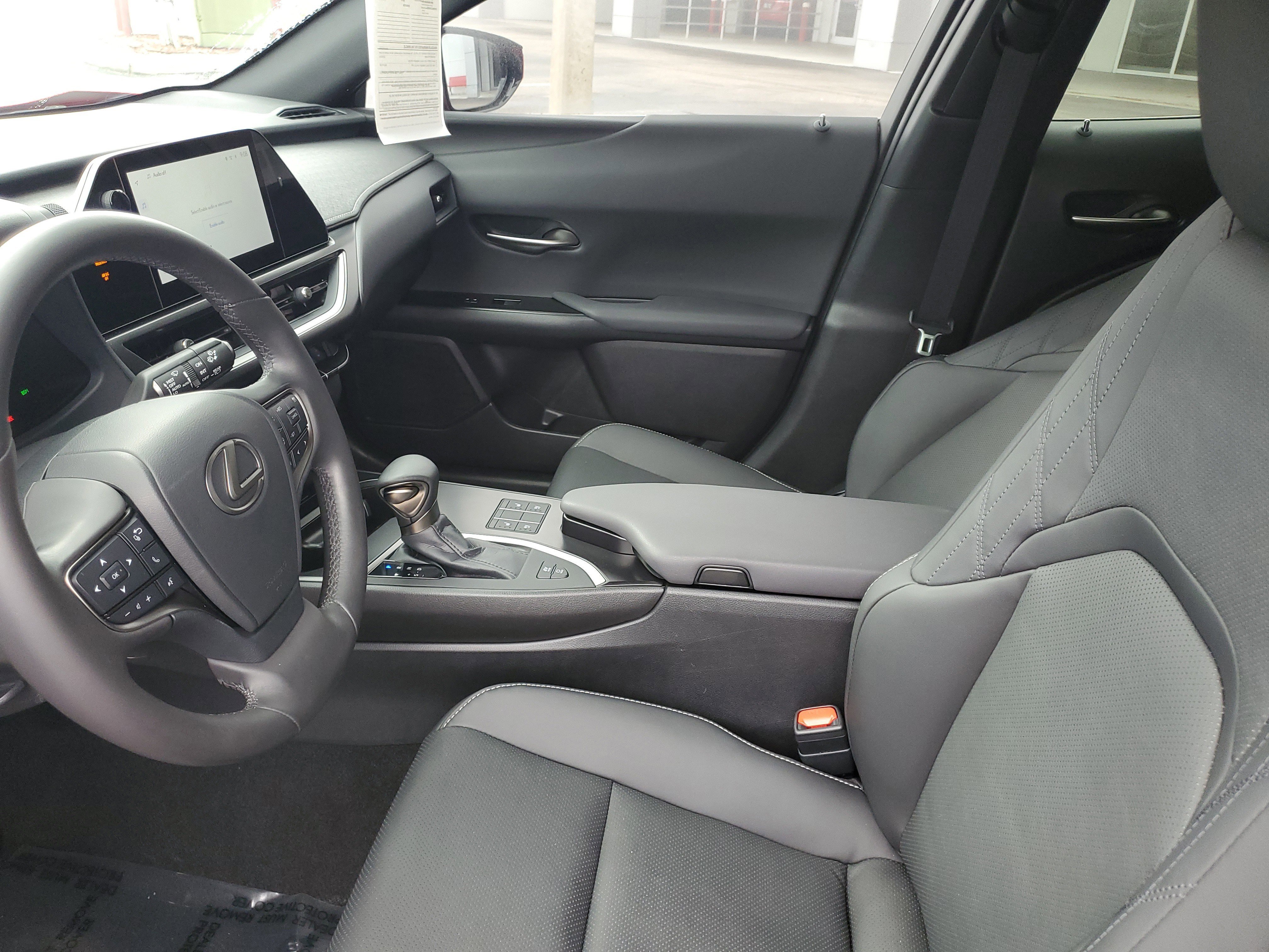 Used 2024 Lexus UX 250h F Sport image 18