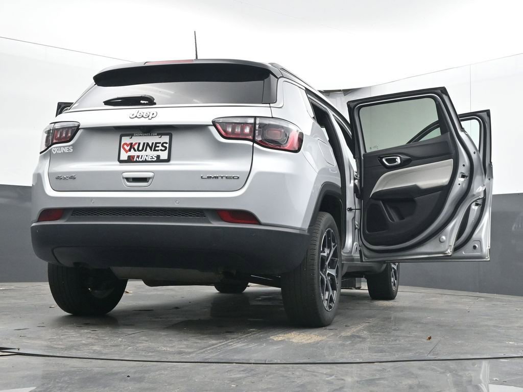 Used 2025 Jeep Compass Limited AWD/4WD image 75