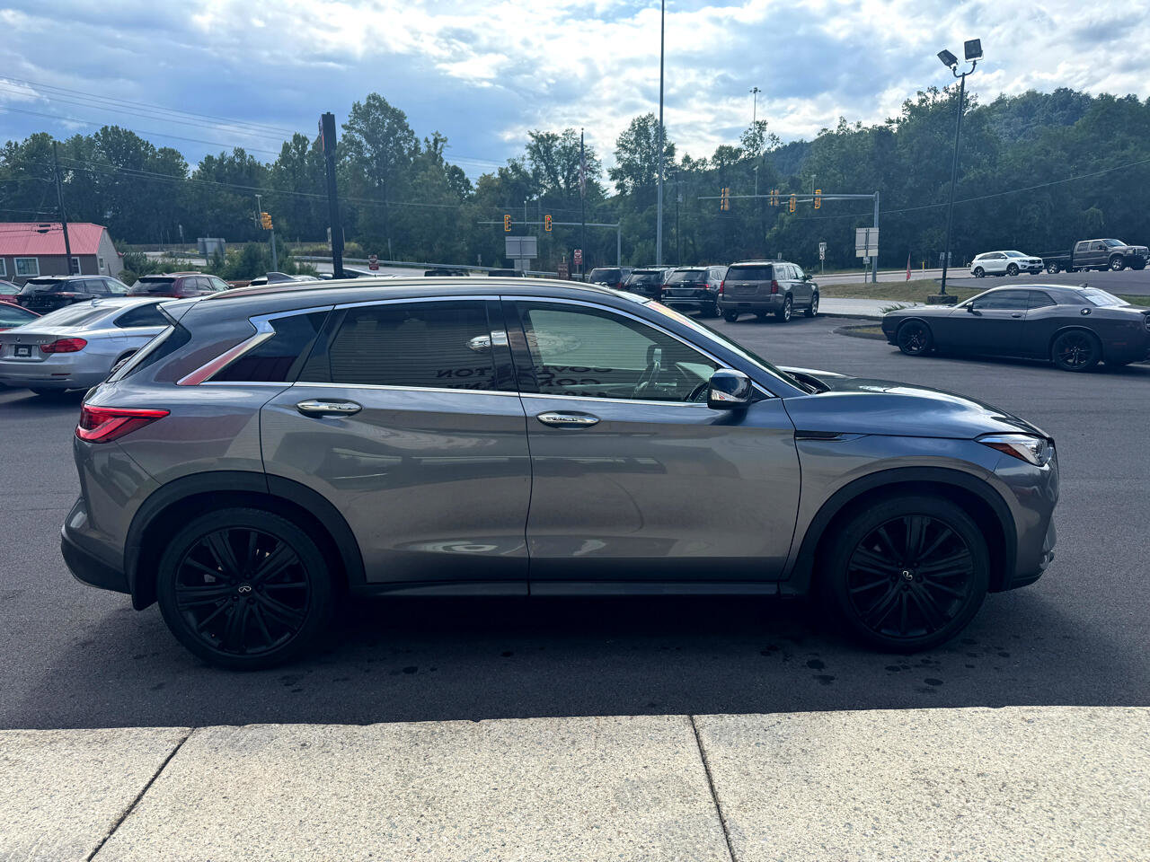 Used 2021 INFINITI QX50 Luxe w/ Appearance Package image 7