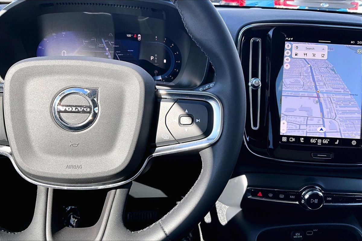 Used 2023 Volvo XC40 B5 Plus w/ Driver Assist Package image 12