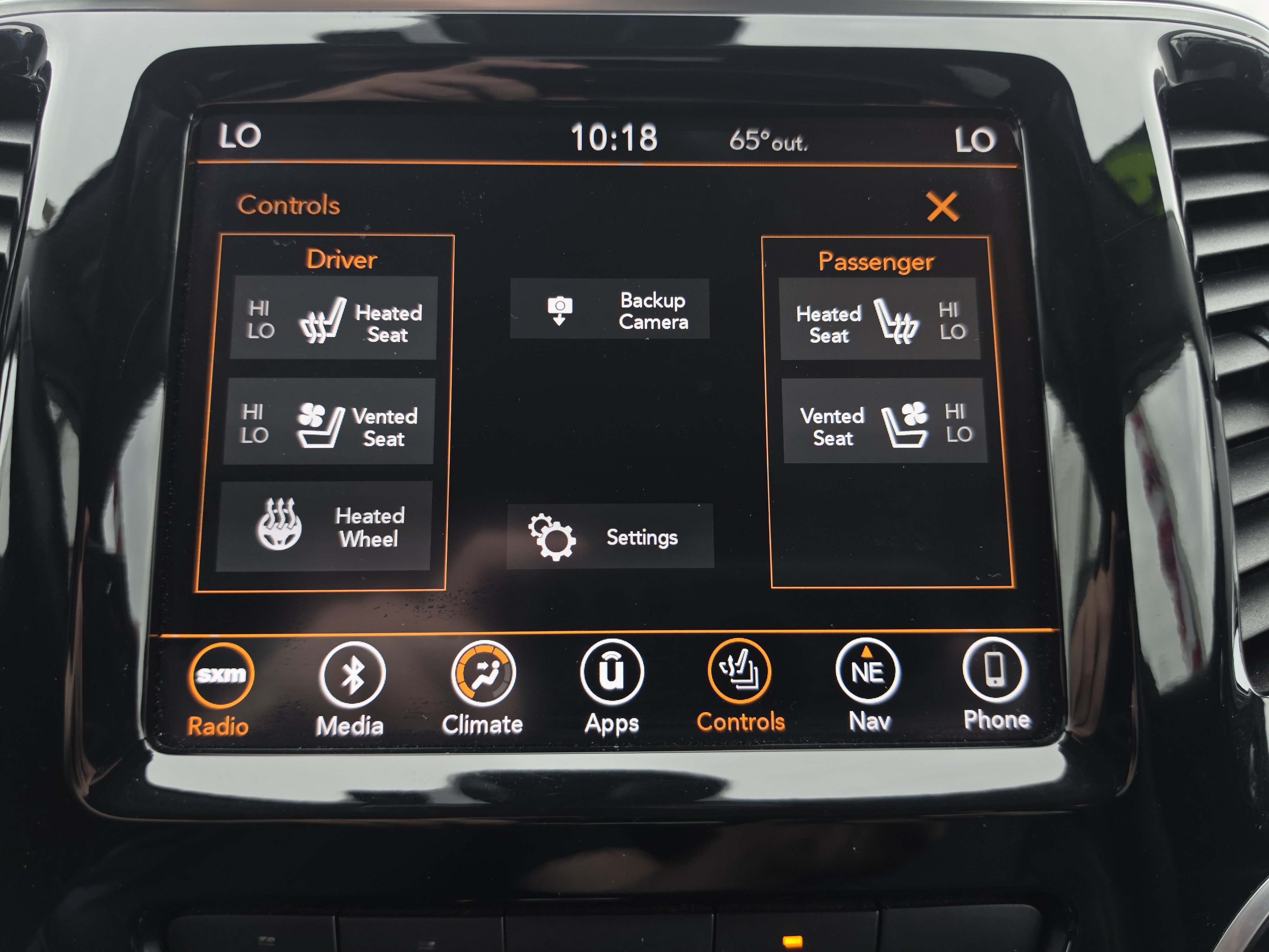 Used 2019 Jeep Cherokee Limited w/ Luxury Group AWD/4WD image 30
