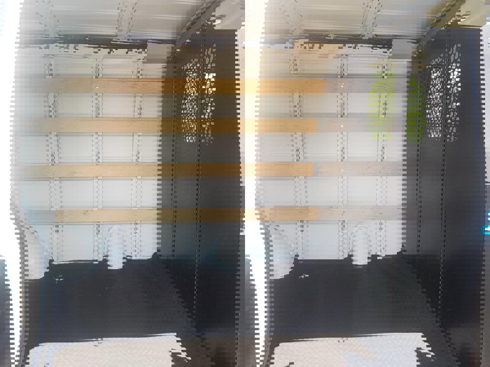 Used 2023 GMC Savana 2500 w/ Driver Convenience Package image 9