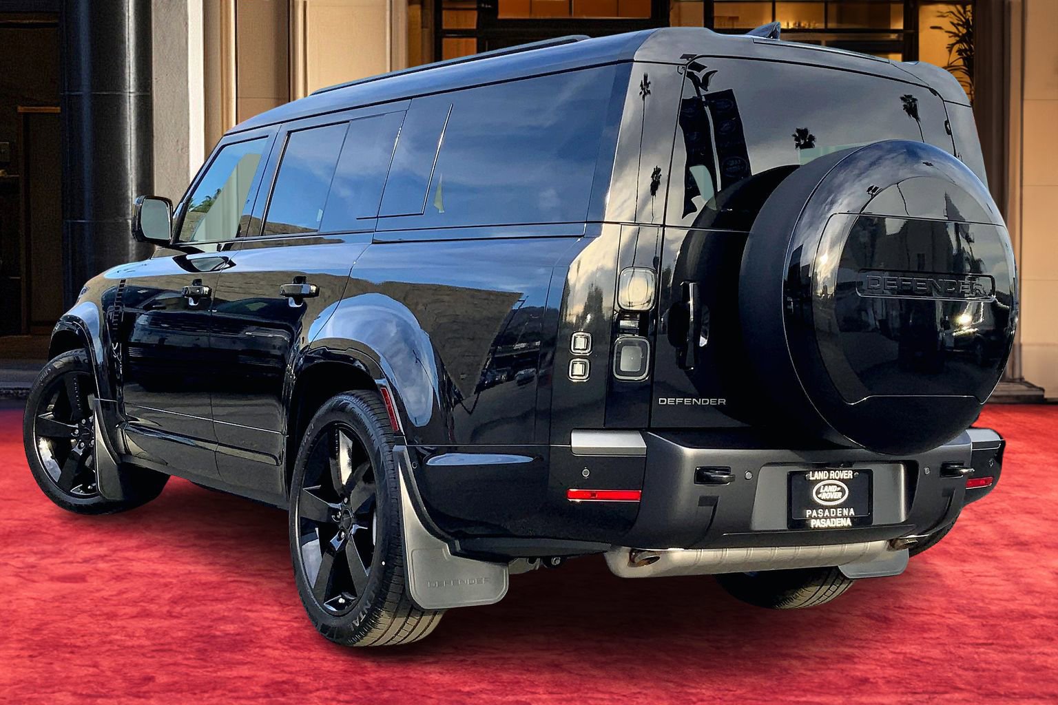 New 2026 Land Rover Defender 130 X-Dynamic SE image 3