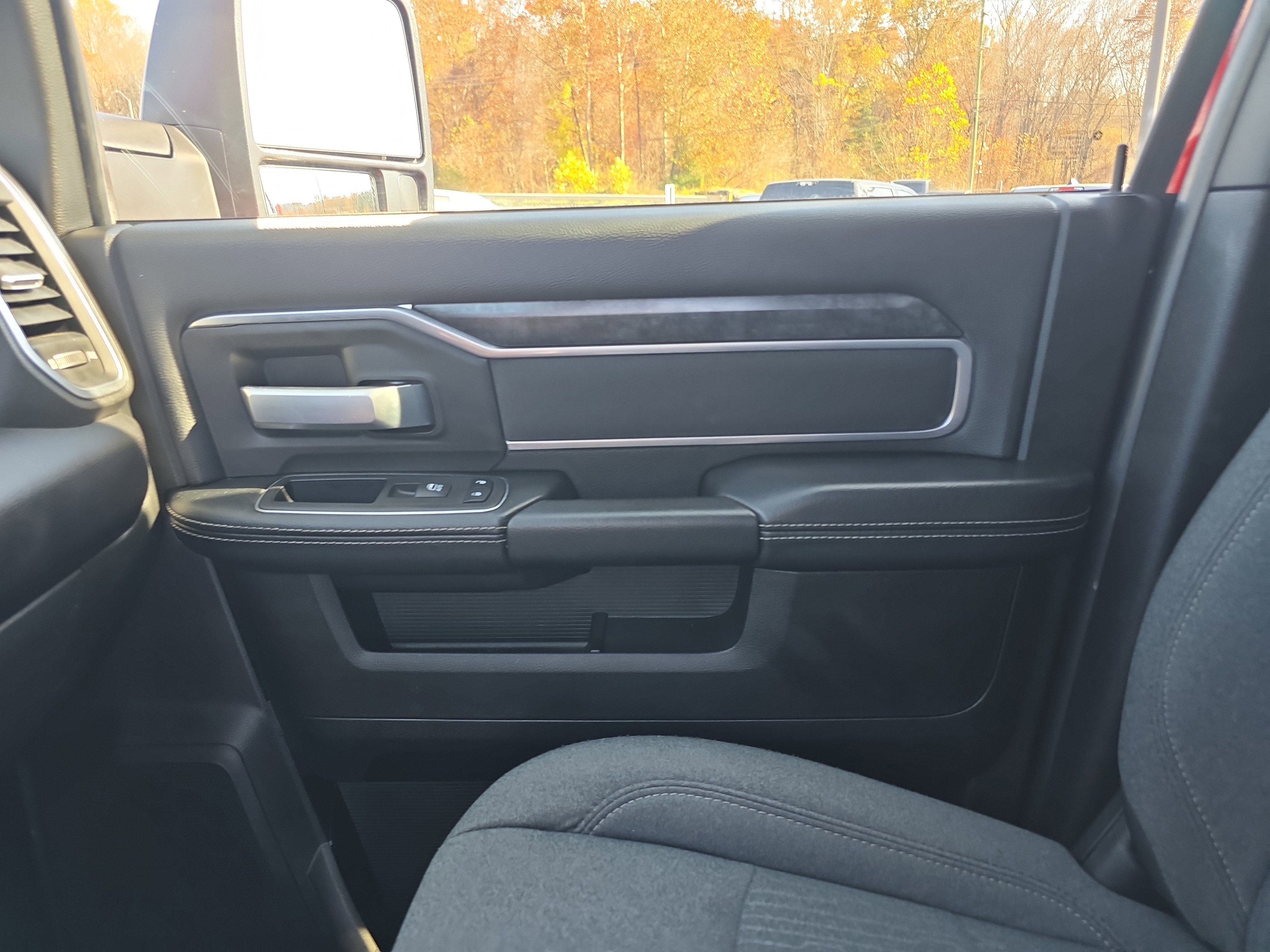 Used 2024 RAM 2500 Big Horn w/ Sport Appearance Package image 24