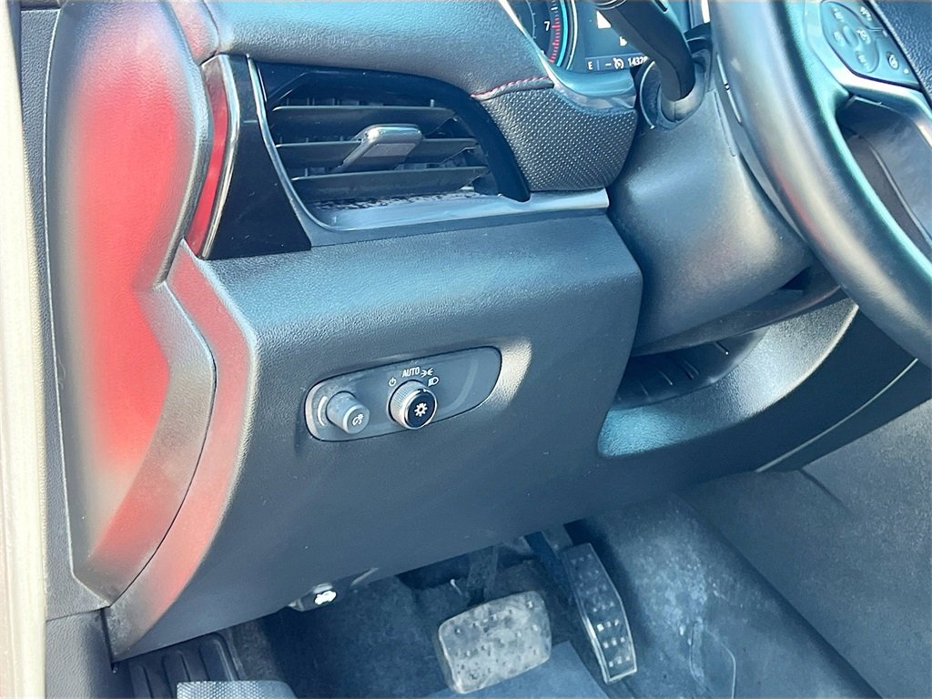 Used 2023 Chevrolet Traverse RS image 10