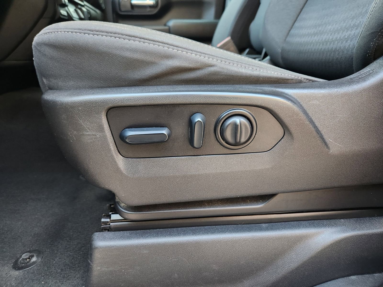 Used 2022 Chevrolet Silverado 2500 Custom w/ Custom Value Package image 27