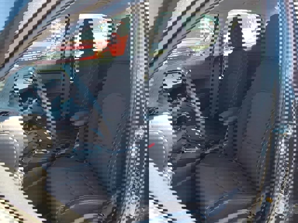 Used 2024 Kia Forte LXS image 3