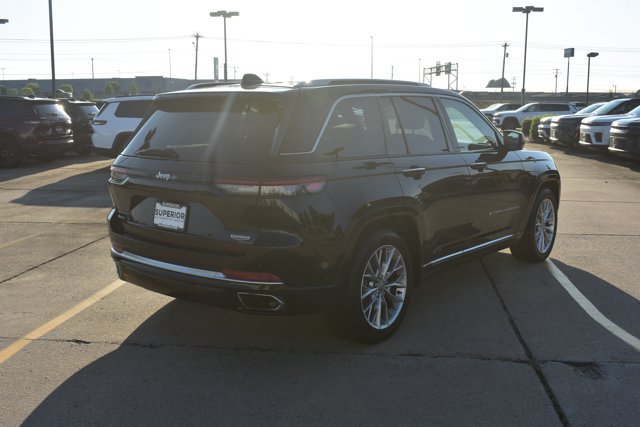 Used 2023 Jeep Grand Cherokee Summit w/ Luxury Tech Group V AWD/4WD image 5