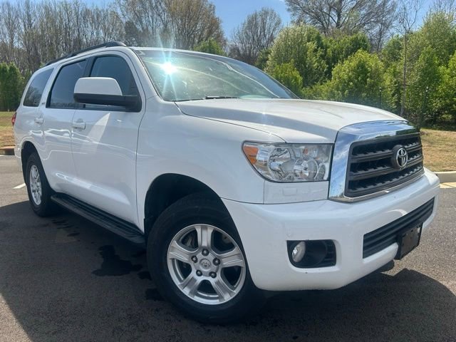 Used 2016 Toyota Sequoia SR5 w/ Premium Package image 2
