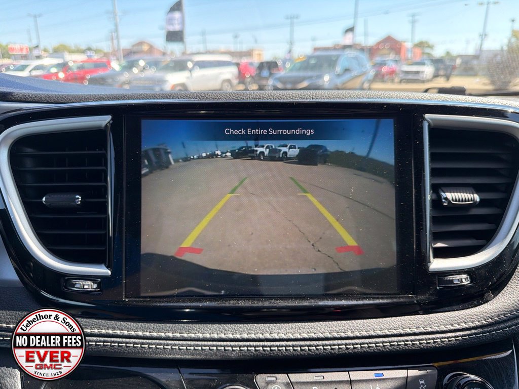 Used 2024 Chrysler Pacifica Touring FWD image 25