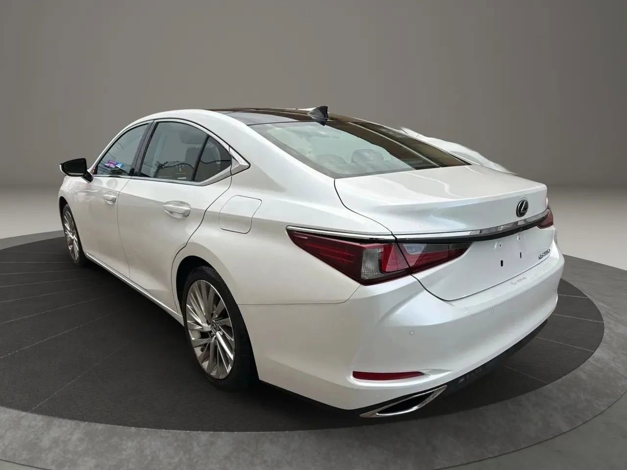 Used 2019 Lexus ES 350 image 7