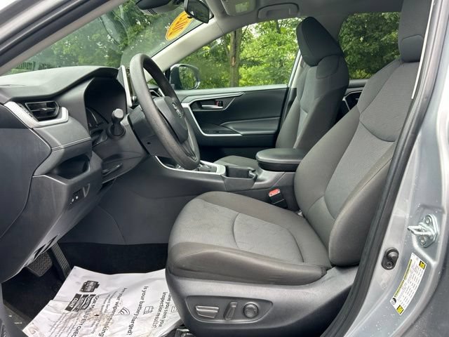 Used 2025 Toyota RAV4 XLE AWD/4WD image 18