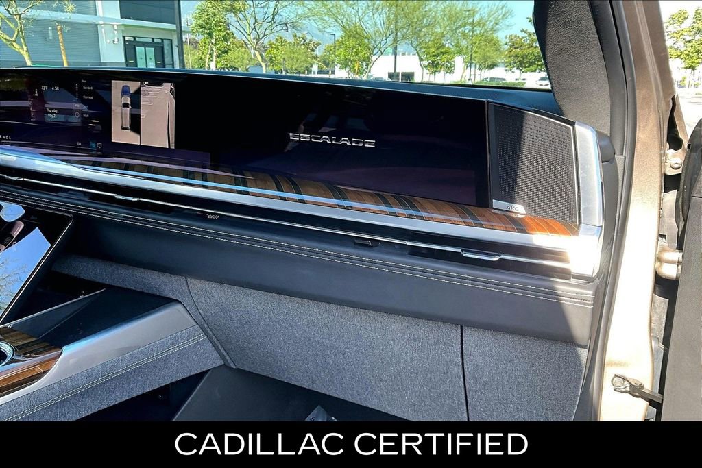 Certified 2025 Cadillac Escalade Sport Platinum AWD/4WD image 17