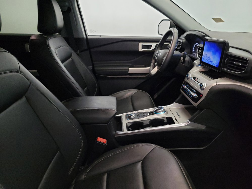 Used 2023 Ford Explorer XLT w/ Equipment Group 202A AWD/4WD image 21