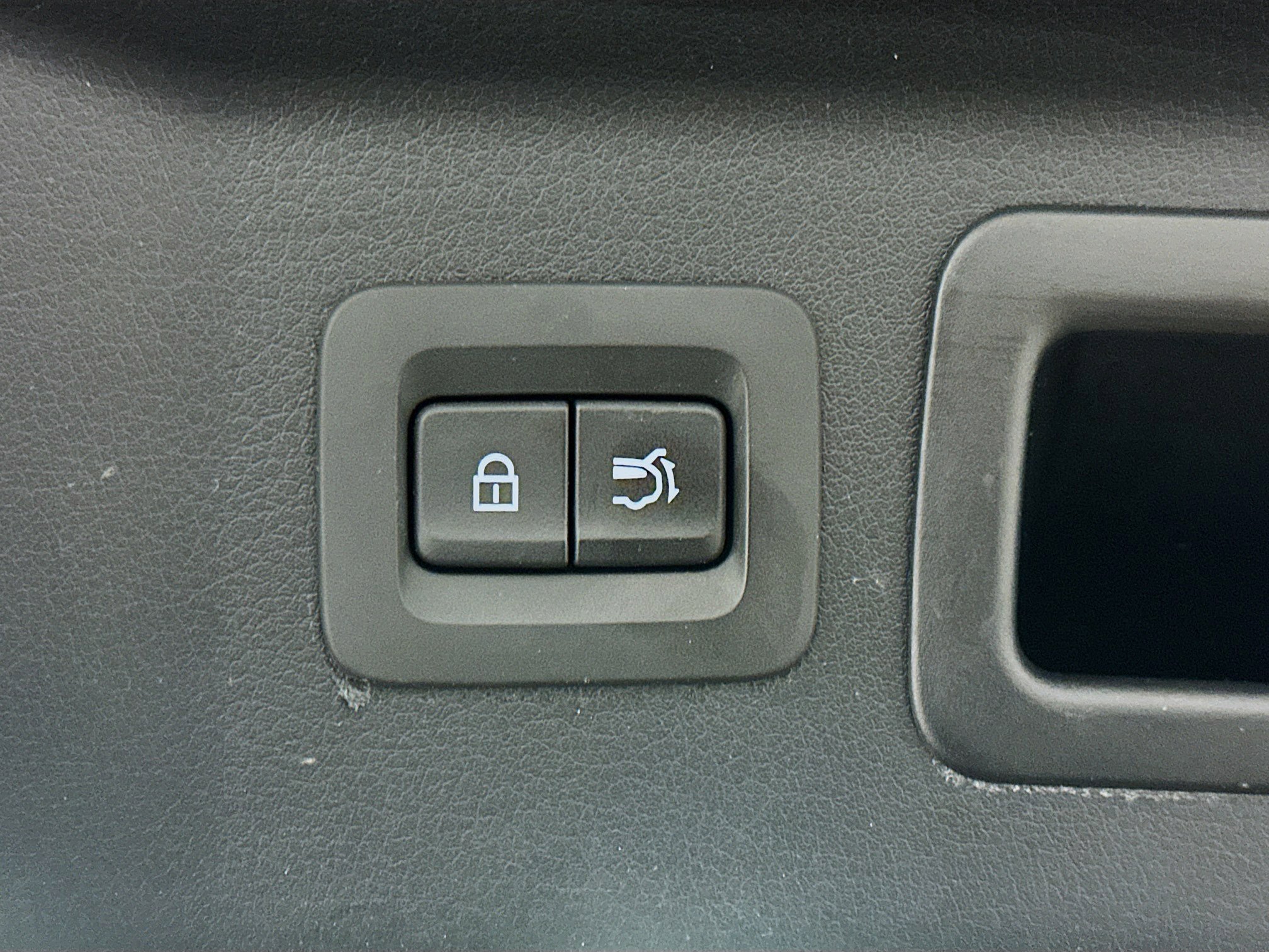 Used 2024 MAZDA CX-90 Plug-In Hybrid w/ Premium Plus image 33