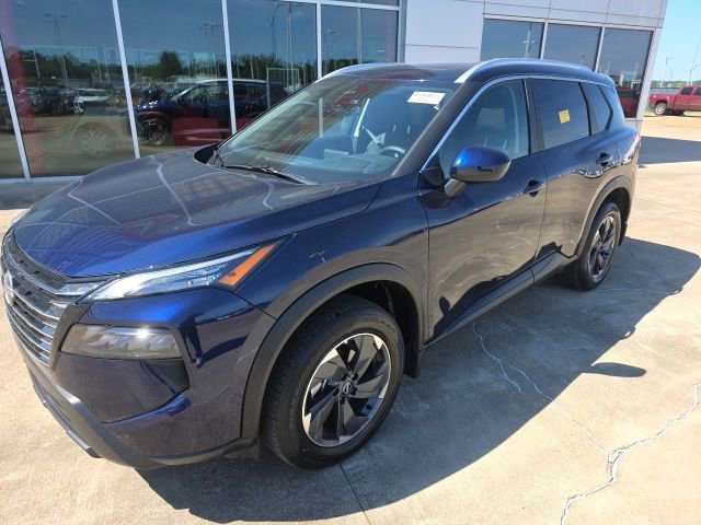 Used 2025 Nissan Rogue SV w/ SV Premium Package FWD image 6