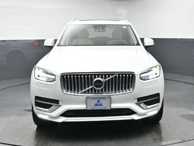 Used 2024 Volvo XC90 B6 Ultimate w/ Protection Package Premier AWD/4WD image 2