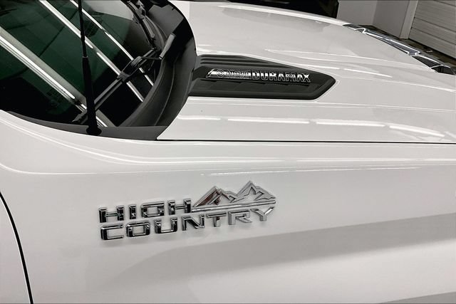 Used 2024 Chevrolet Silverado 3500 High Country w/ High Country Premium Package AWD/4WD image 39