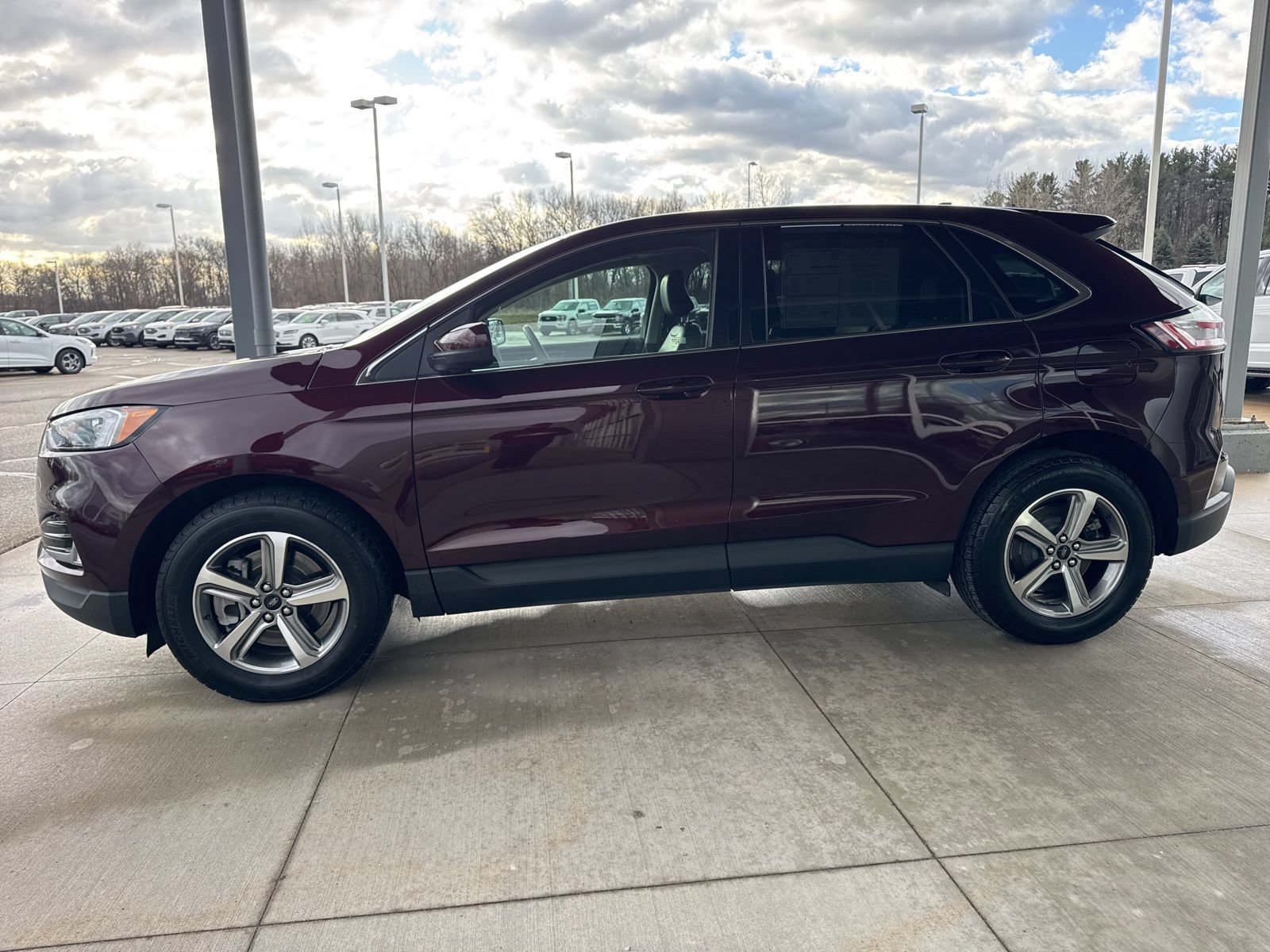 Certified 2023 Ford Edge SEL w/ Convenience Package AWD/4WD image 4